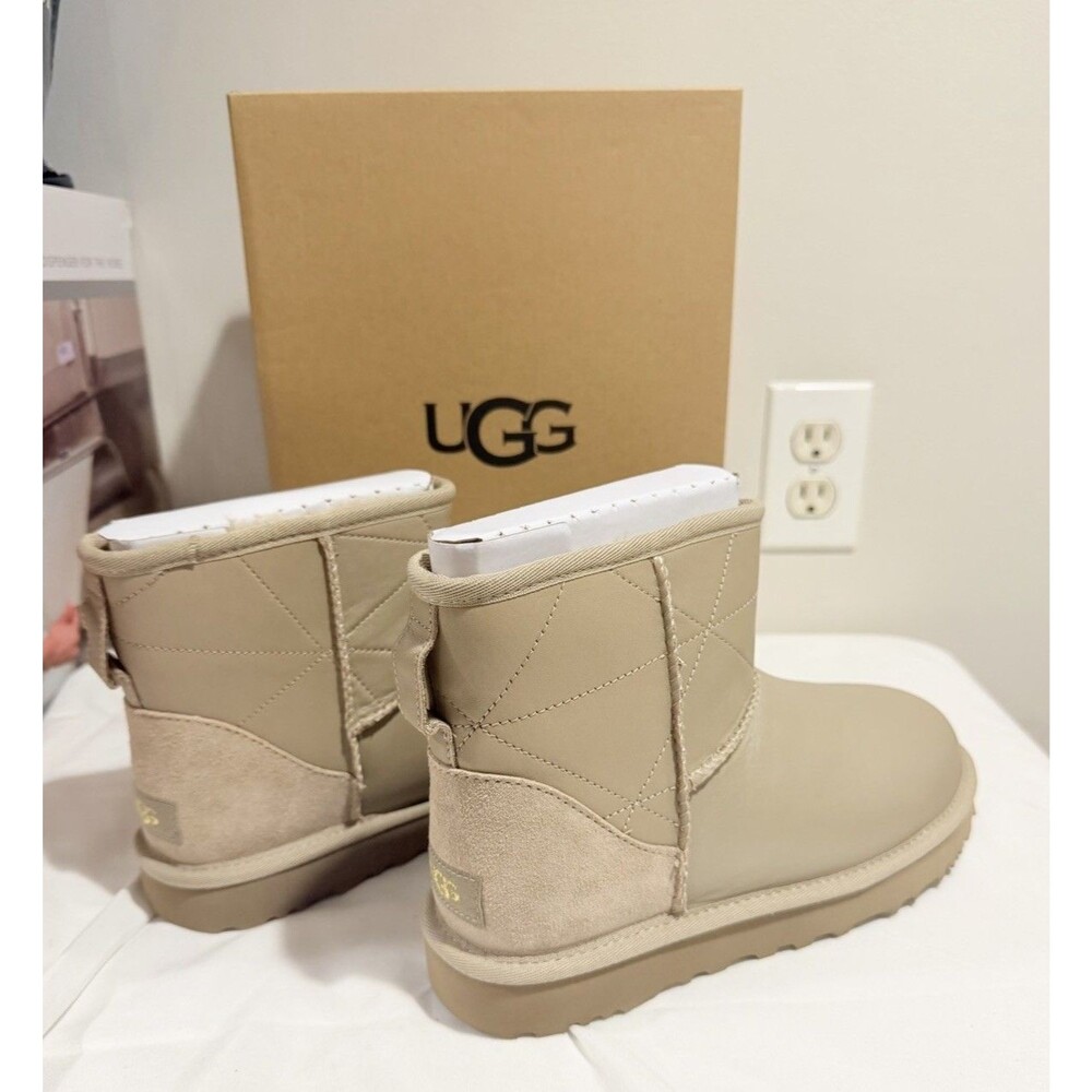 UGG Classic Mini Pearlized Boots Women’s Size 7 Dune New in Box